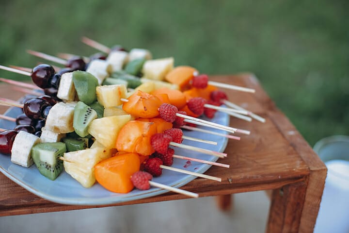 Brochettes de fruits!