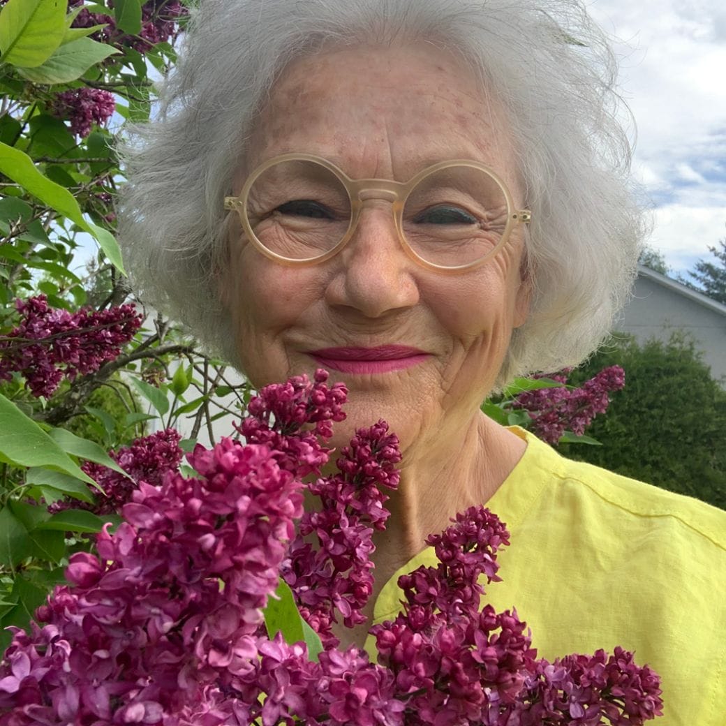 A crow gifted me a feather!